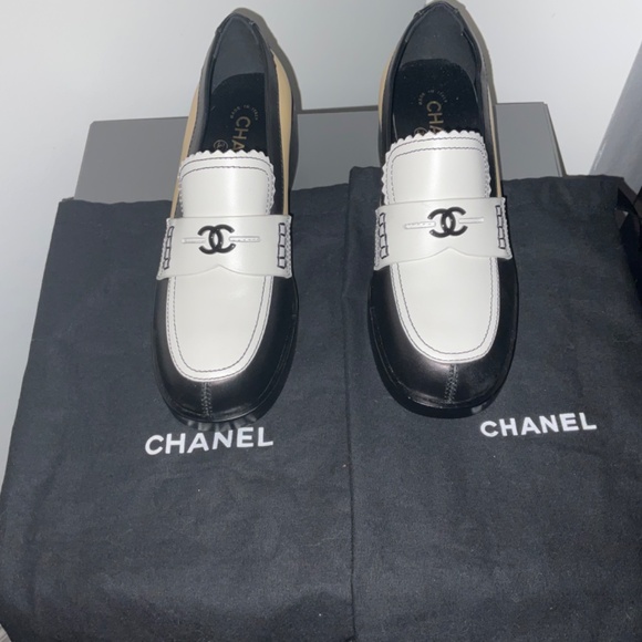Chanel shoes - Picture 4 of 4